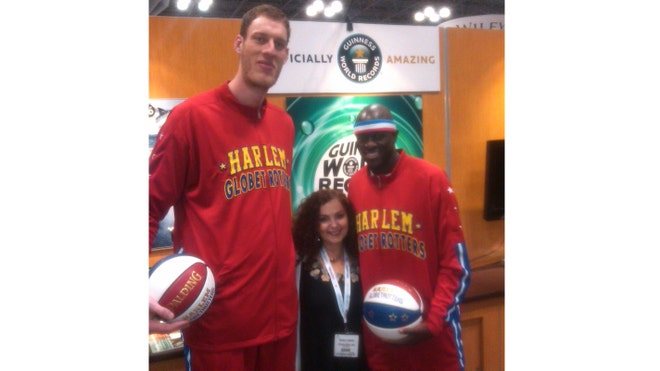 Mariela y Harlem Gloetrotters crop.jpg